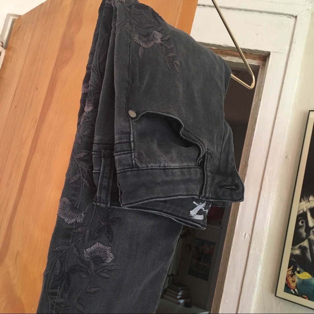 Seven7 Jeans Black Flower Embroidered Pants